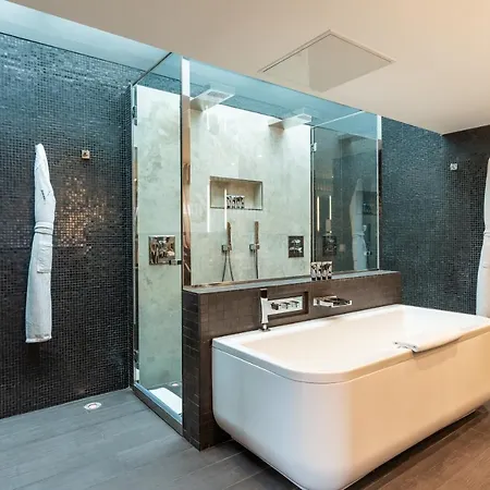 Hotel Five Seas By Inwood